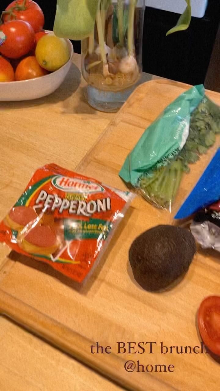 Post 1 by Jessica Alina on Instagram (video)
