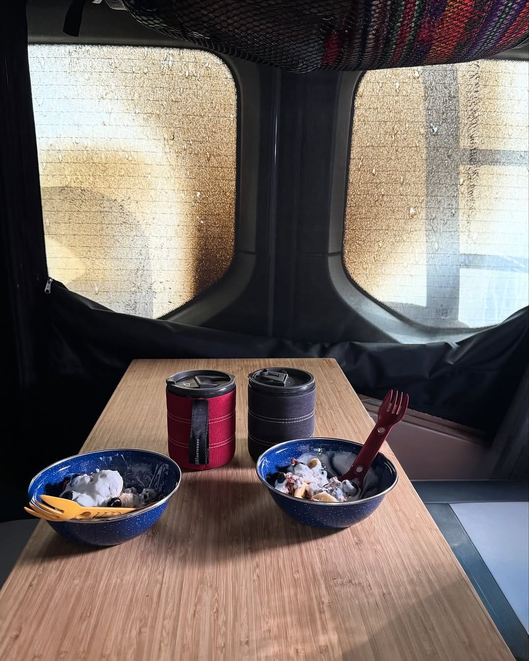 Post 3 by ERIC & MYRIAN/VAN TRAVEL+HIKE on Instagram (image)