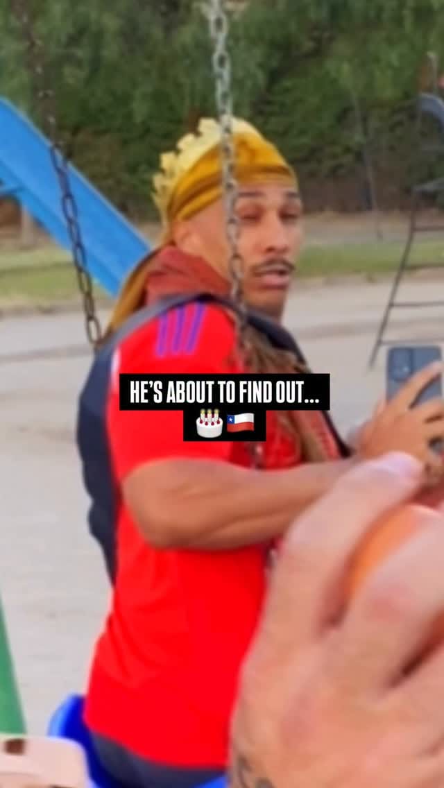 Post 7 by 𝕭𝖆𝖟 🛸 on Instagram (video)
