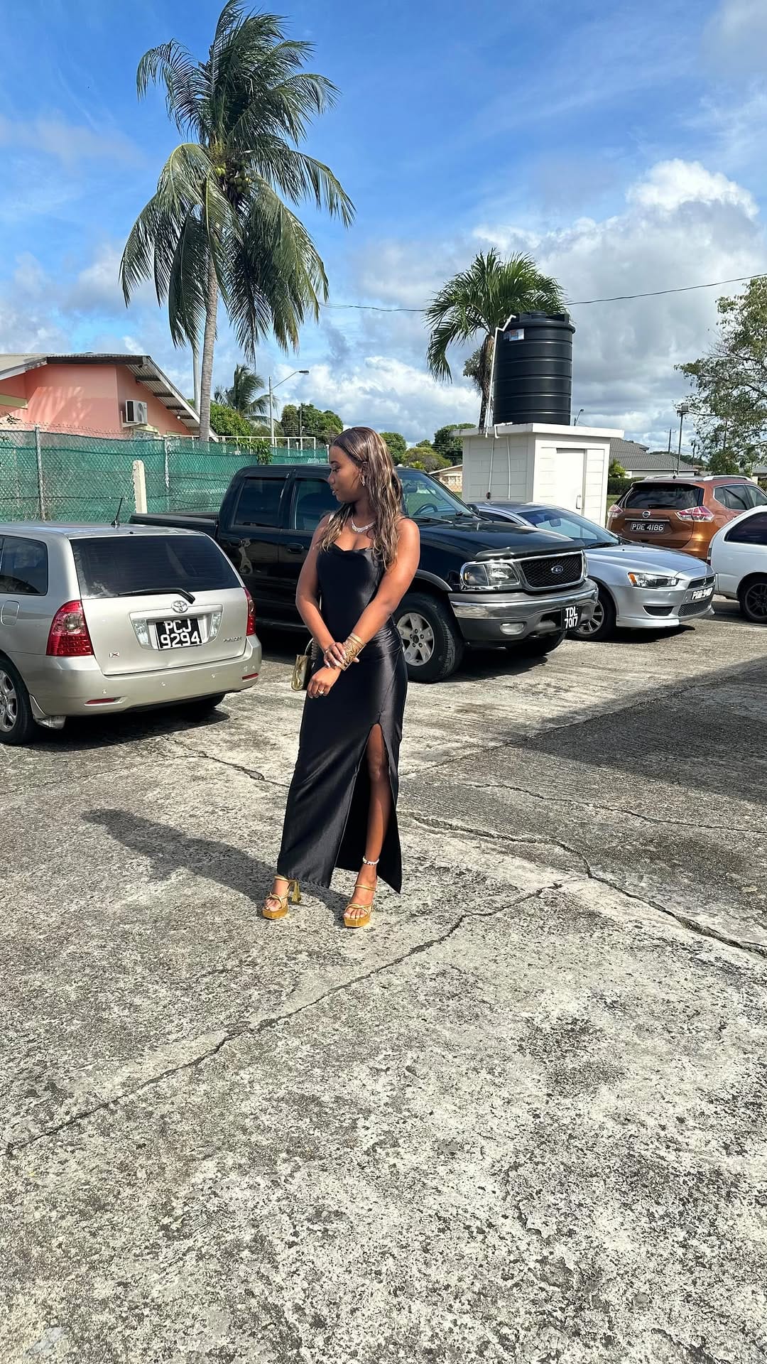 Post 4 by Ｎｙｉ ｔｈｅ ｍｏｄｅｌ on Instagram (video)