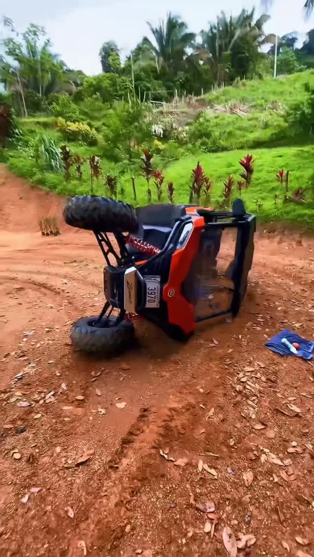 Post 6 by Mr. Costa Rica / T. Cones on Instagram (video)