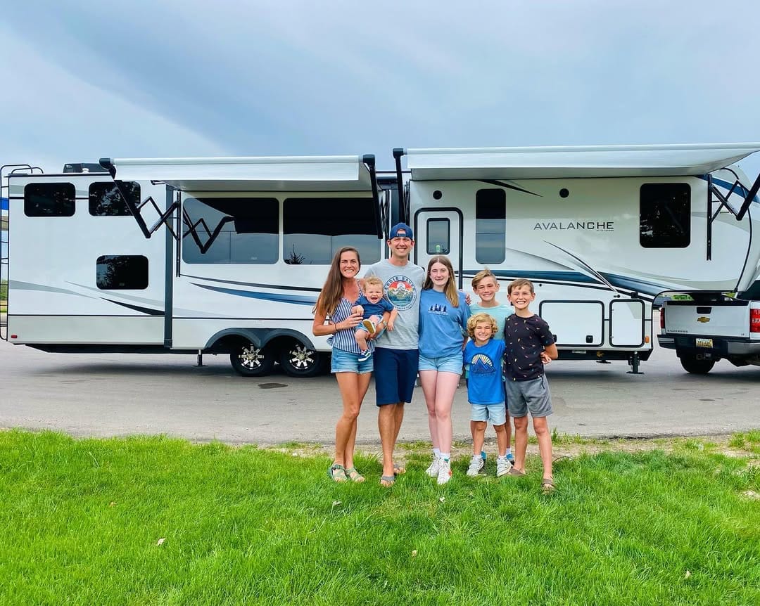 Post 10 by Andrea & Tab | Traveling Adventure Family on Instagram (image)