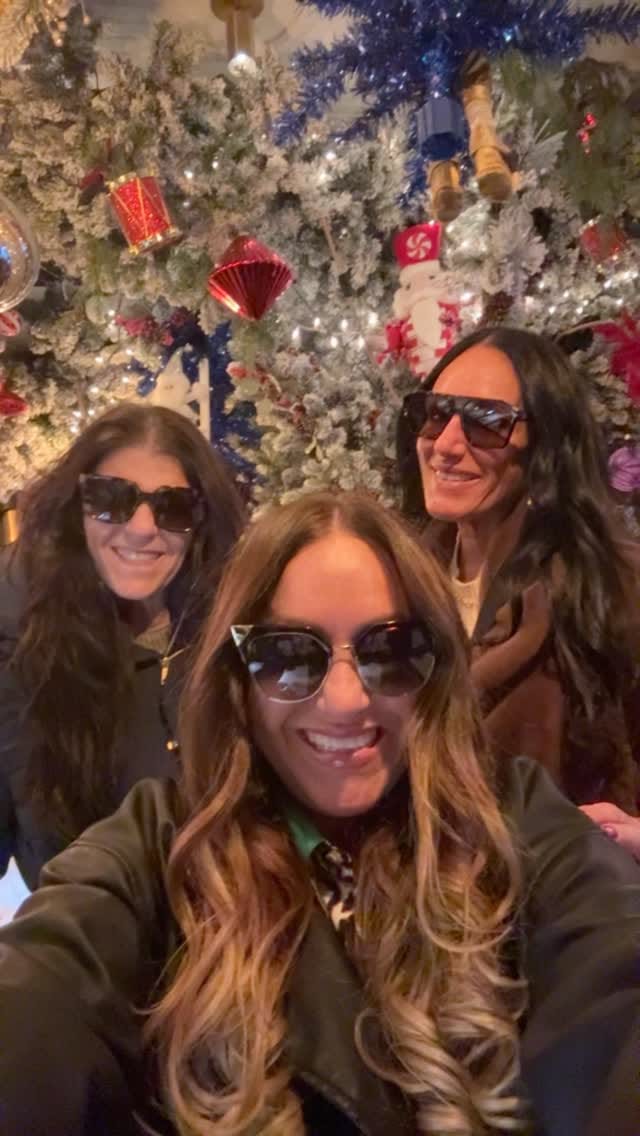 Post 9 by 🎤Dina B. OnAir🎤 on Instagram (video)