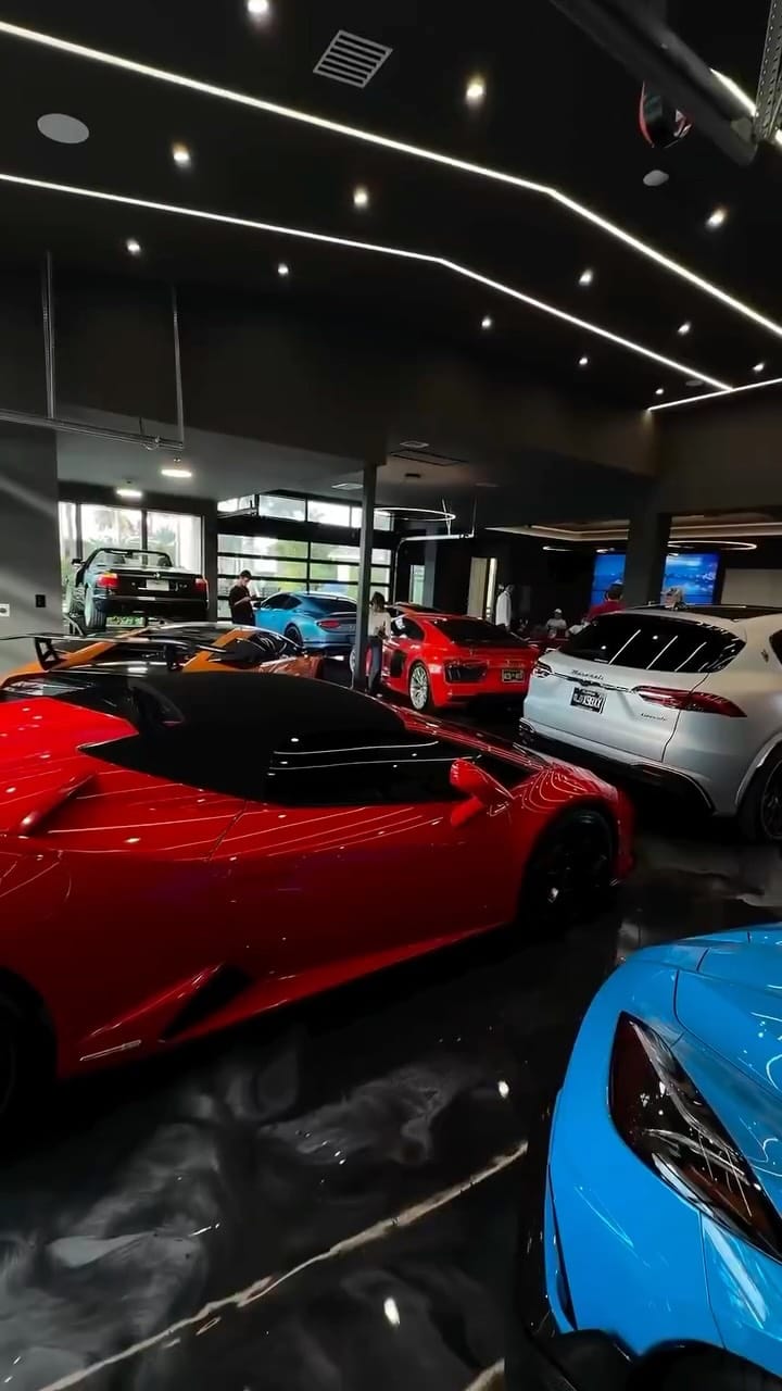 Post 6 by Ricky Harris 🇯🇲 on Instagram (video)