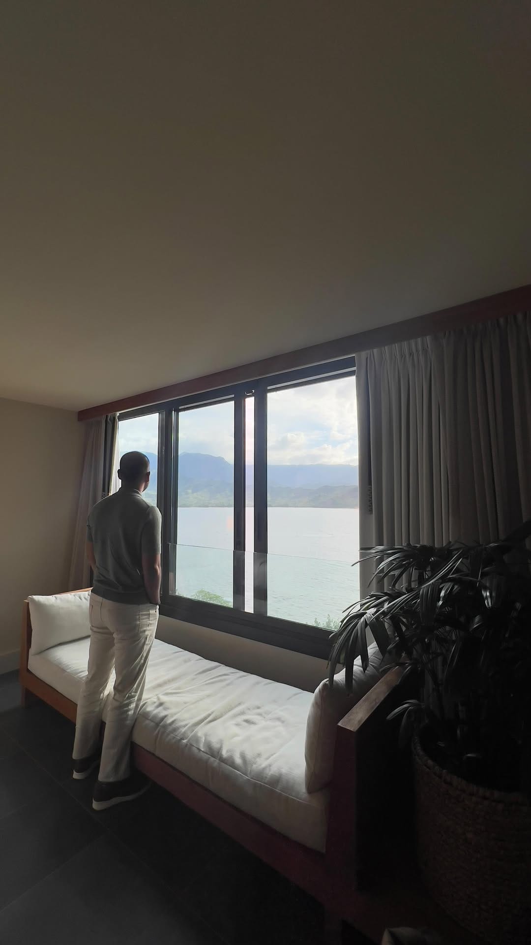 Post 4 by Sam Thongkham | Kauai, Hawaii Travel on Instagram (video)