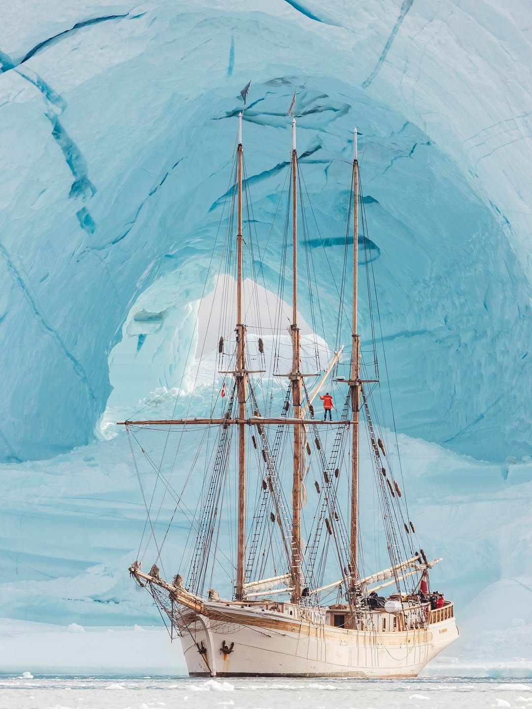 Post 8 by Erica Connolly | Travel Photographer on Instagram (carousel)