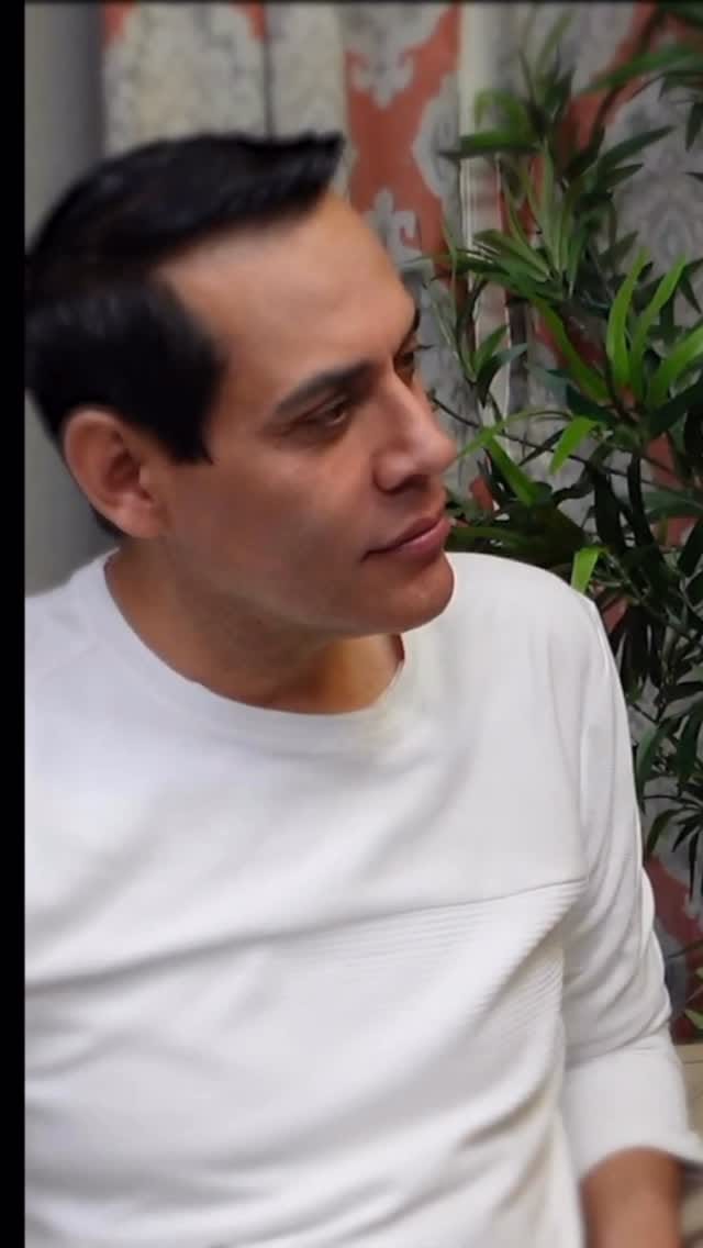 Post 2 by Roberto Barraza on Instagram (video)