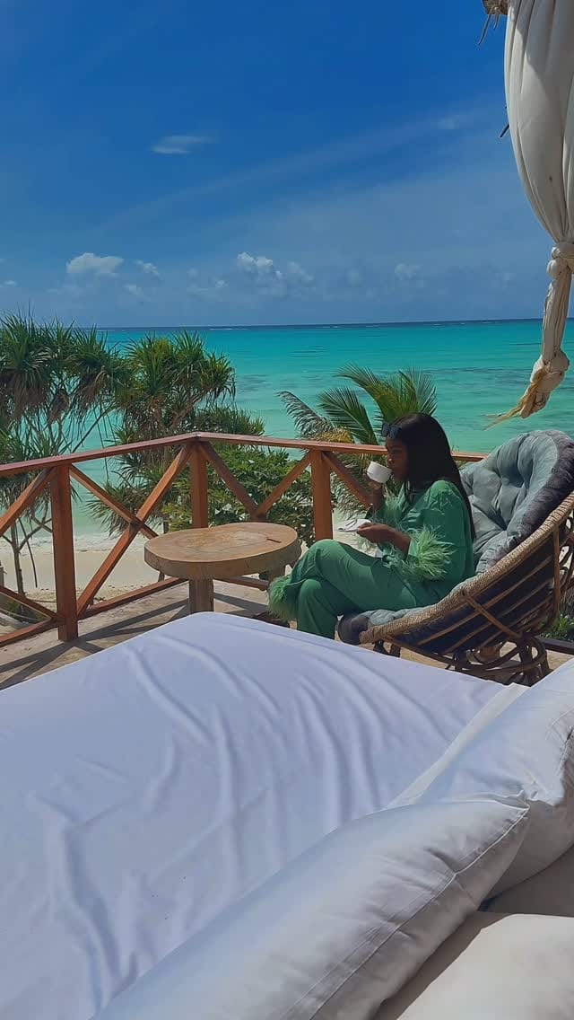 Post 6 by Janyah (Travel + Style) 🇻🇮 on Instagram (video)