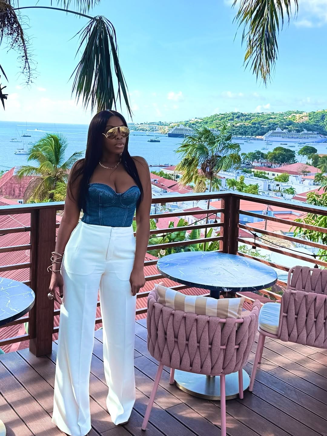 Post 2 by Janyah (Travel + Style) 🇻🇮 on Instagram (carousel)