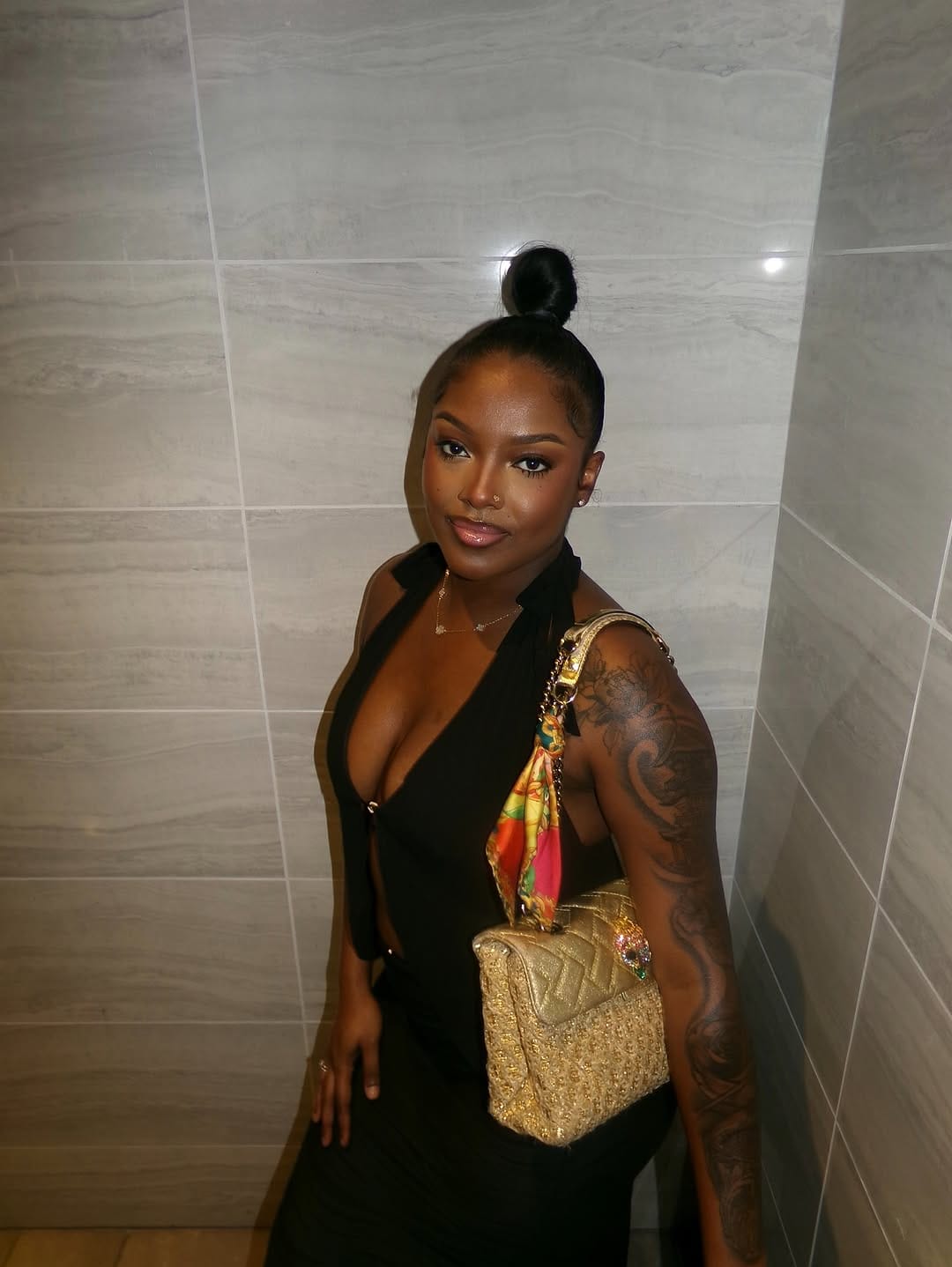 Post 6 by Day👩🏾‍❤️‍💋‍👩🏽 on Instagram (carousel)