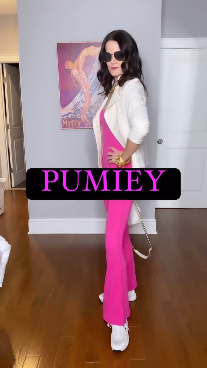 Post 10 by Diane ~ Fashion Inspiration on Instagram (video)