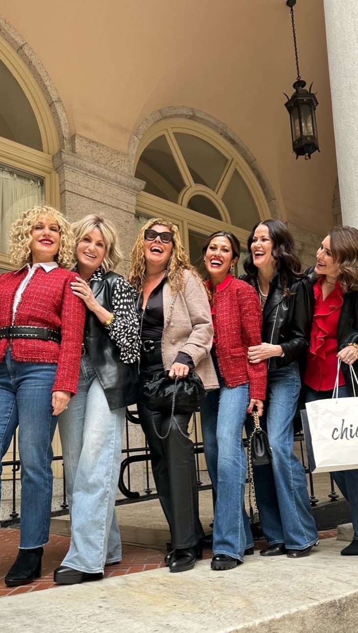Post 2 by Diane ~ Fashion Inspiration on Instagram (video)