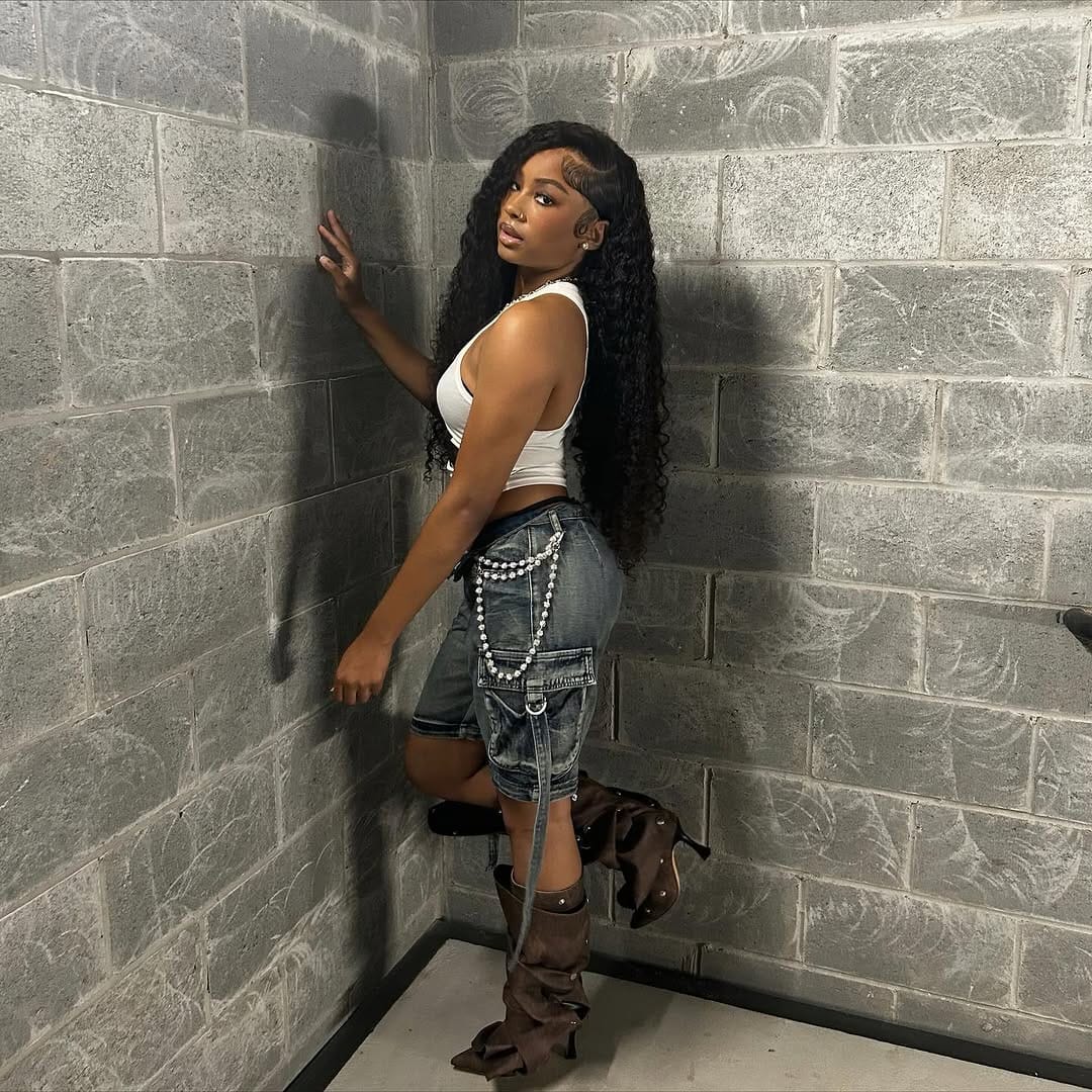 Post 8 by 🎀90'ss Baby🎀 on Instagram (carousel)