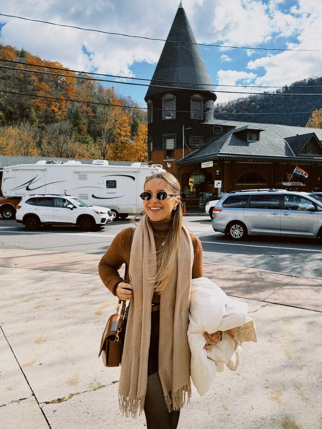 Post 5 by Brenda Sarmanho Hicks on Instagram (carousel)