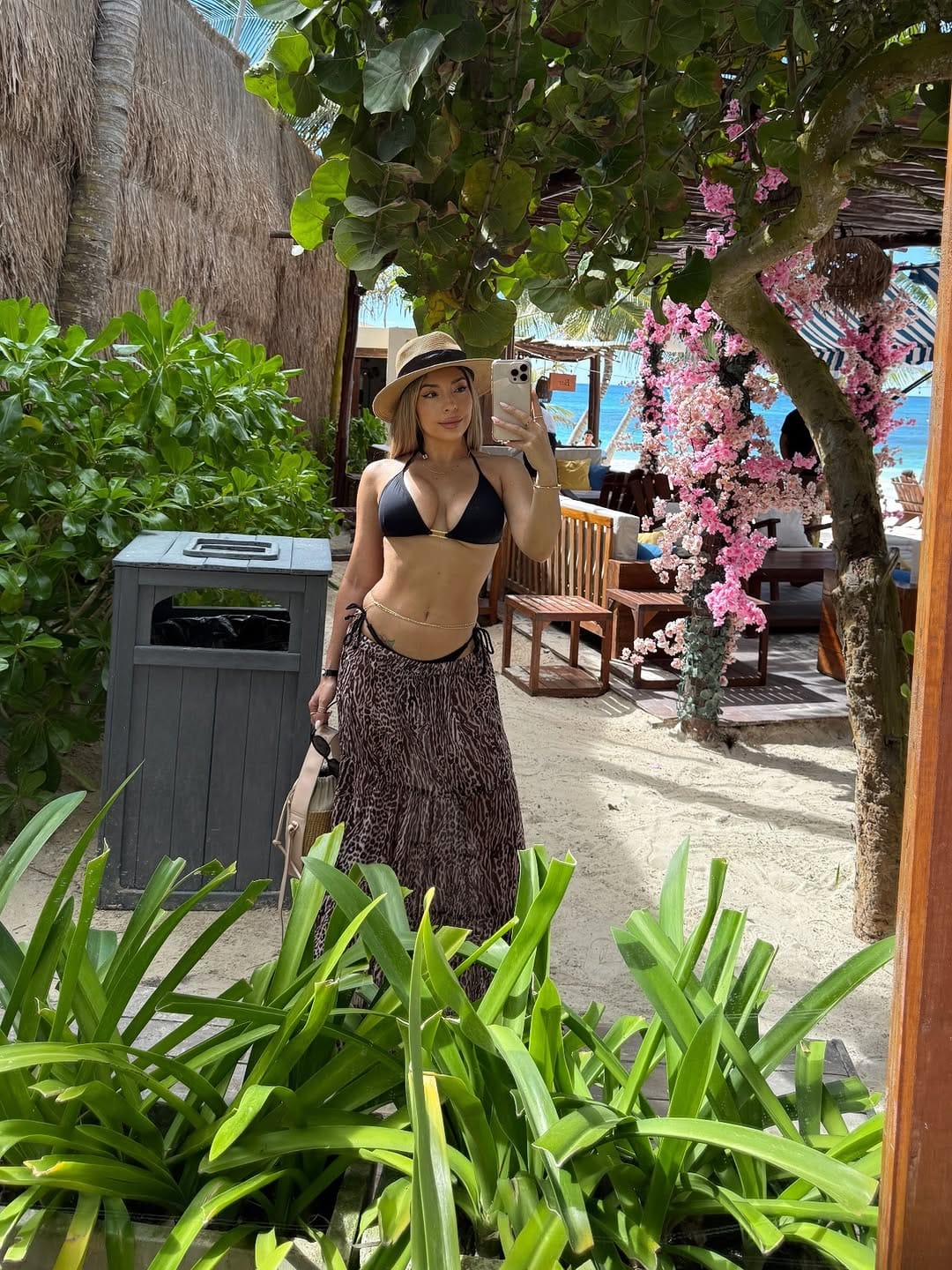 Post 5 by Iveliz Mariah Ossa 🇵🇷🇨🇴 on Instagram (carousel)
