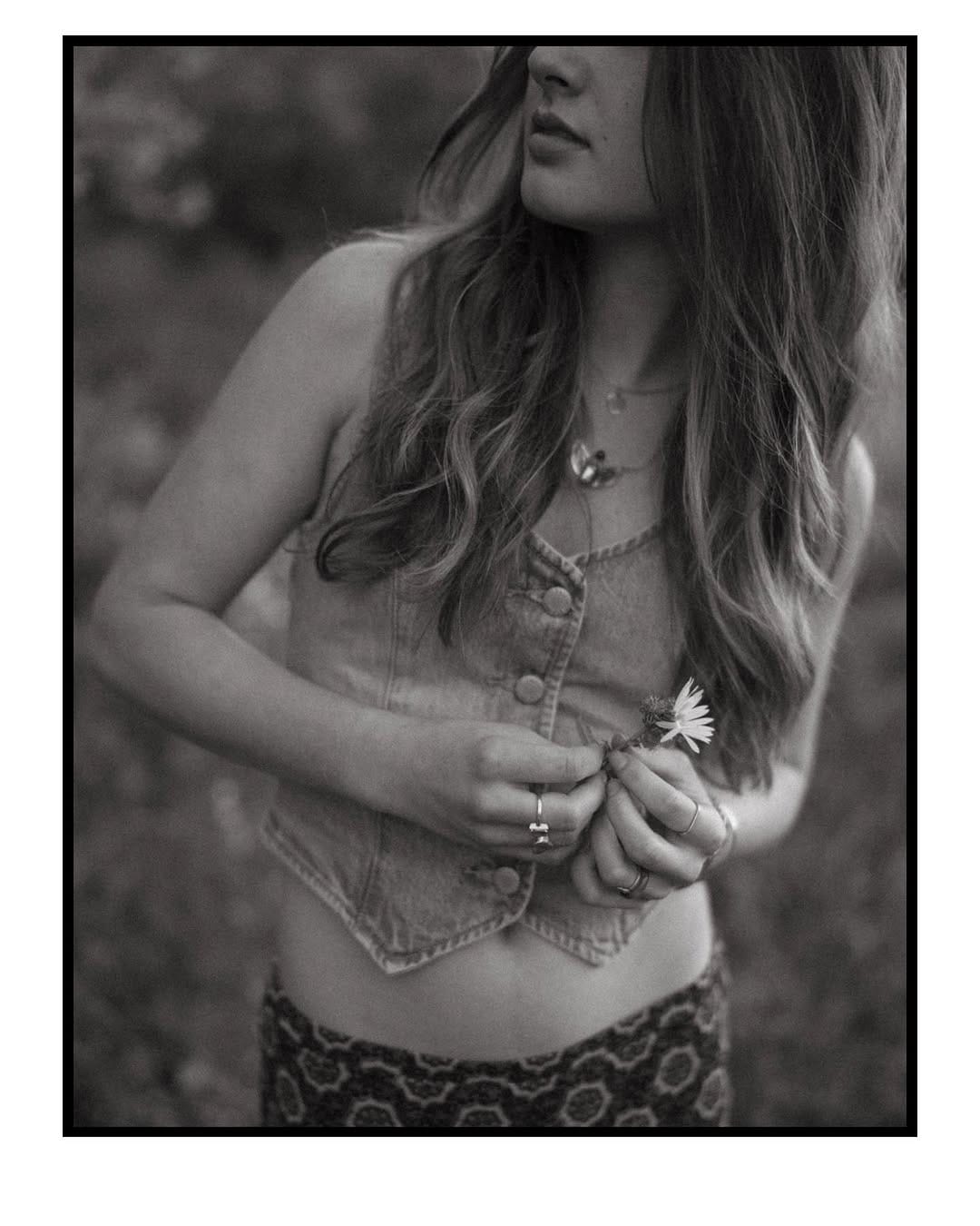 Post 10 by Gabi Iazzetti . SEATTLE PHOTOGRAPHER on Instagram (carousel)