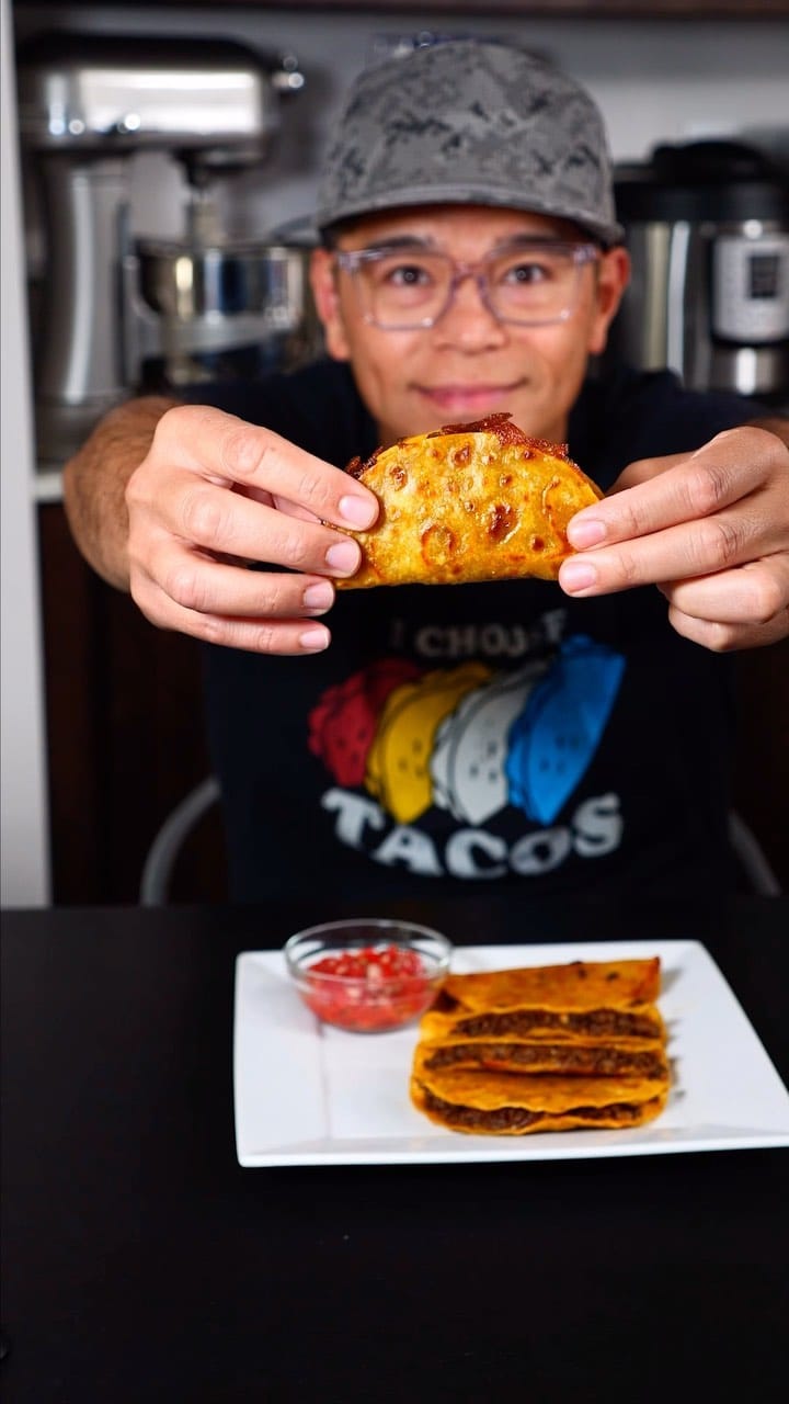 Post 9 by Julius Mayo Jr. 📸 Food Photography & Video on Instagram (video)