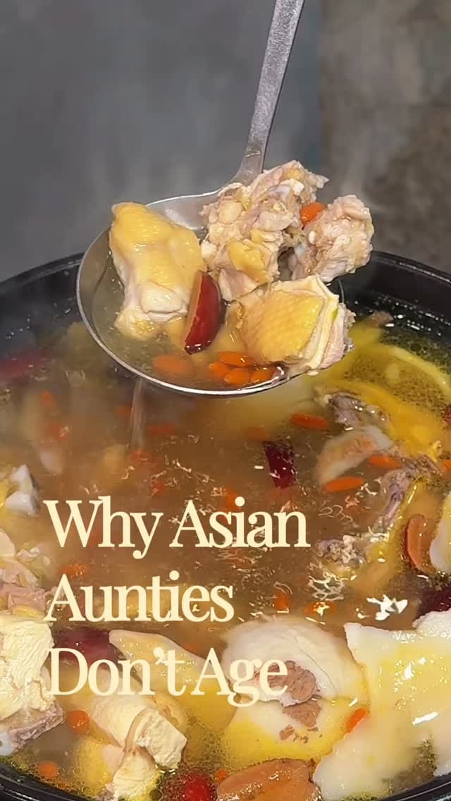 Post 5 by Who’s Feeding Mimi on Instagram (video)