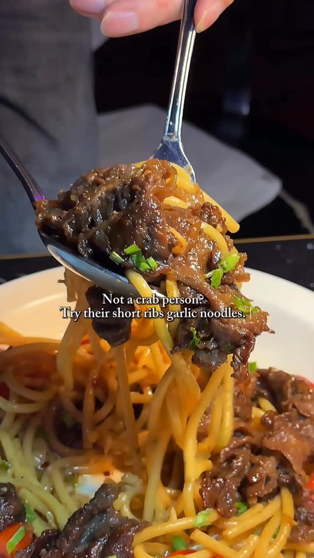 Post 3 by Who’s Feeding Mimi on Instagram (video)