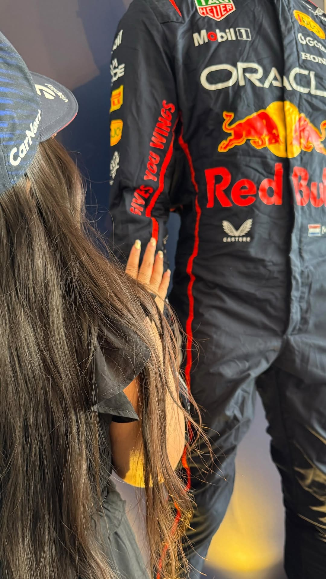 Post 4 by Anjelika Gabrielle on Instagram (video)