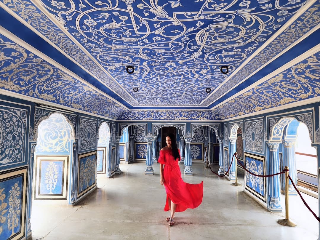 Post 8 by Lisa Mei on Instagram (image)