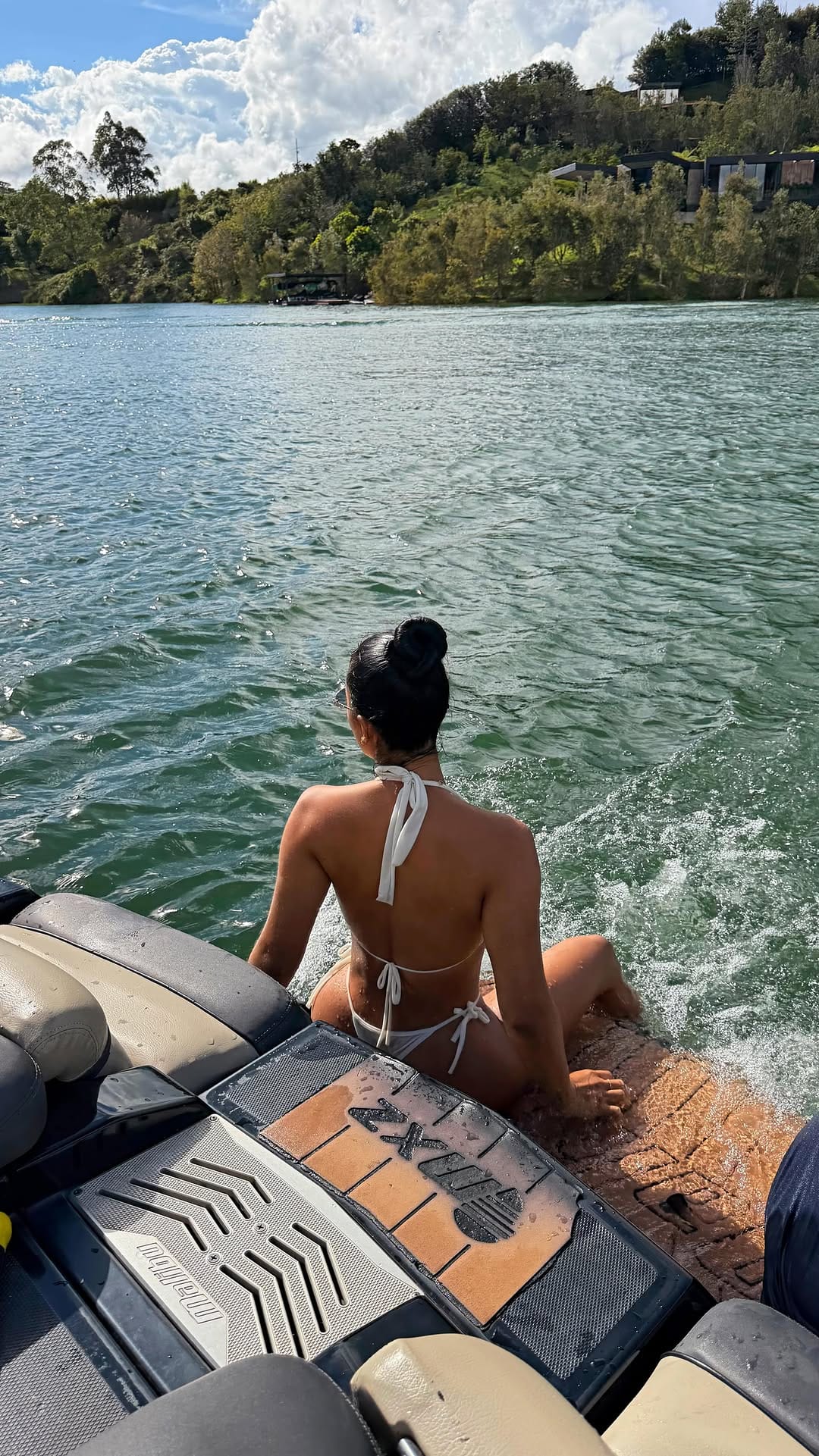 Post 3 by Camila cepeda on Instagram (video)