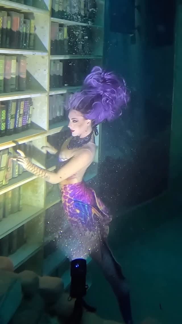 Post 1 by 𝑯𝒆𝒂𝒕𝒉𝒆𝒓 𝑴𝒆𝒓𝒎𝒂𝒊𝒅 on Instagram (video)