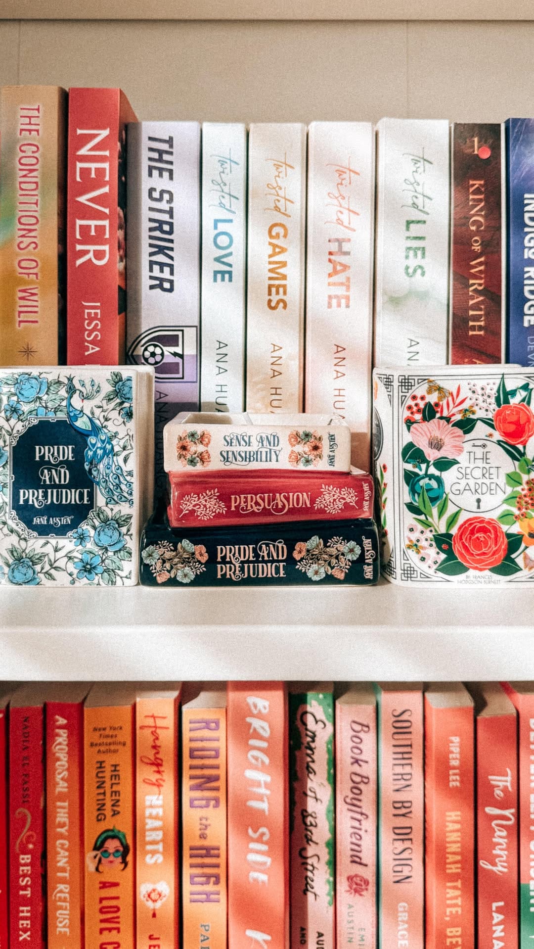 Post 3 by Natalie | Bookstagrammer on Instagram (video)