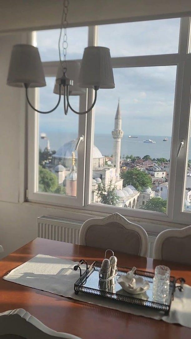 Post 9 by Niko & Oana | Travel + Lifestyle + Food on Instagram (video)