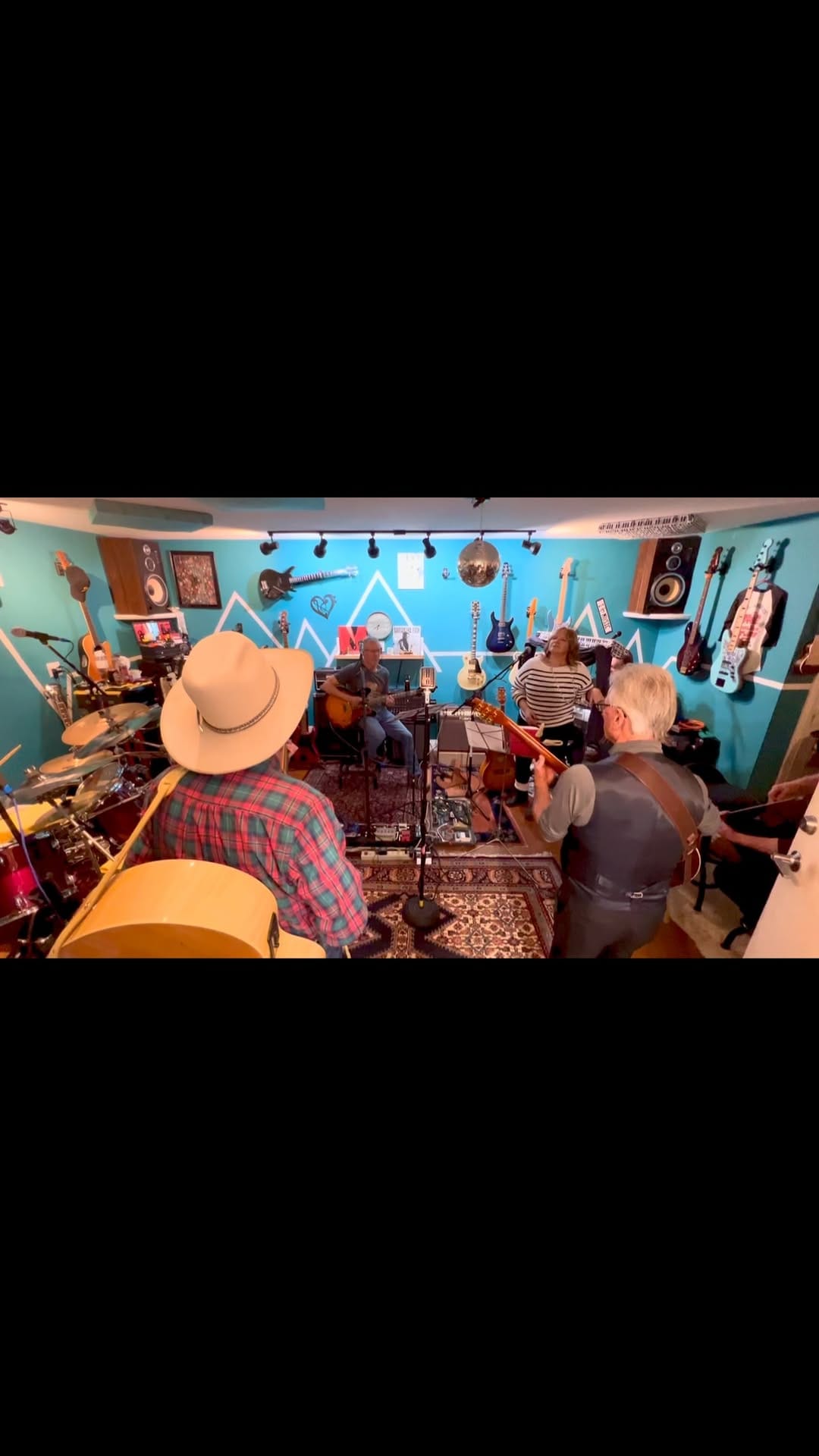 Post 1 by David Matusiak on Instagram (video)