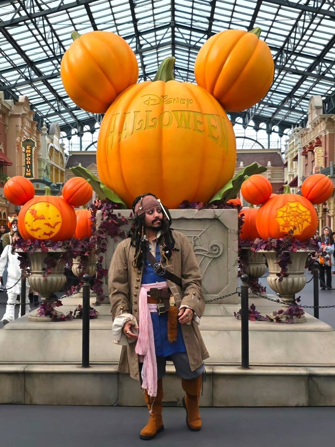 Post 9 by Andres on Instagram (carousel)