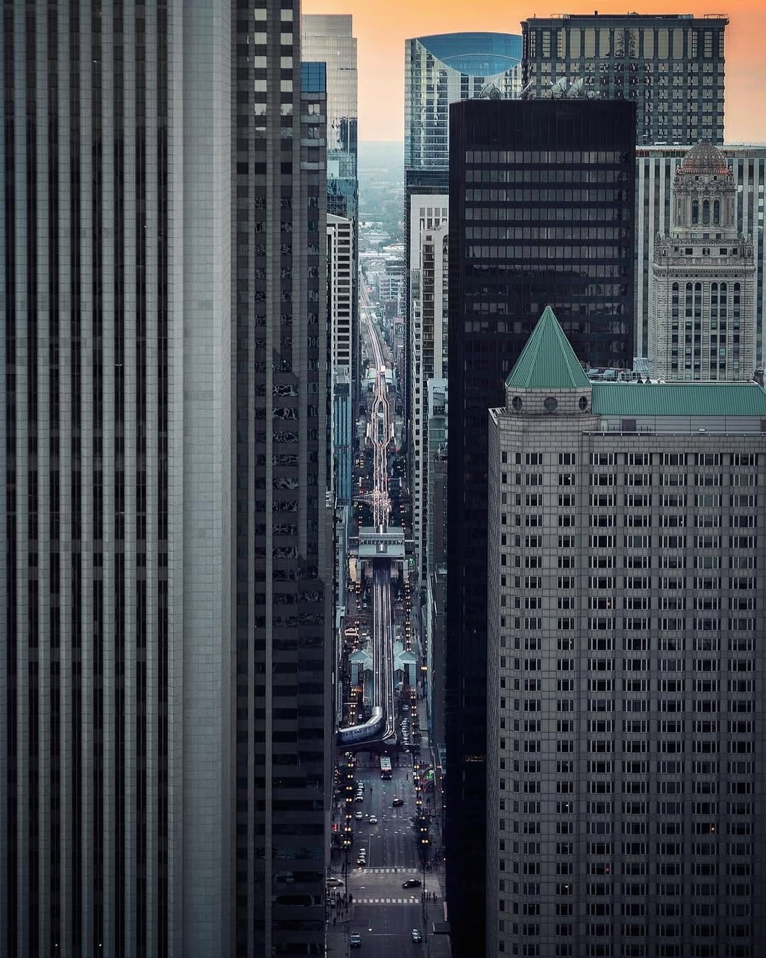 Post 8 by Mike Kremel • Chicago Based on Instagram (image)
