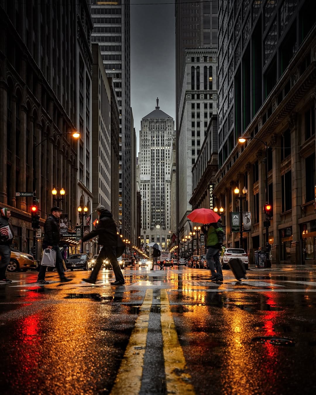 Post 4 by Mike Kremel • Chicago Based on Instagram (image)