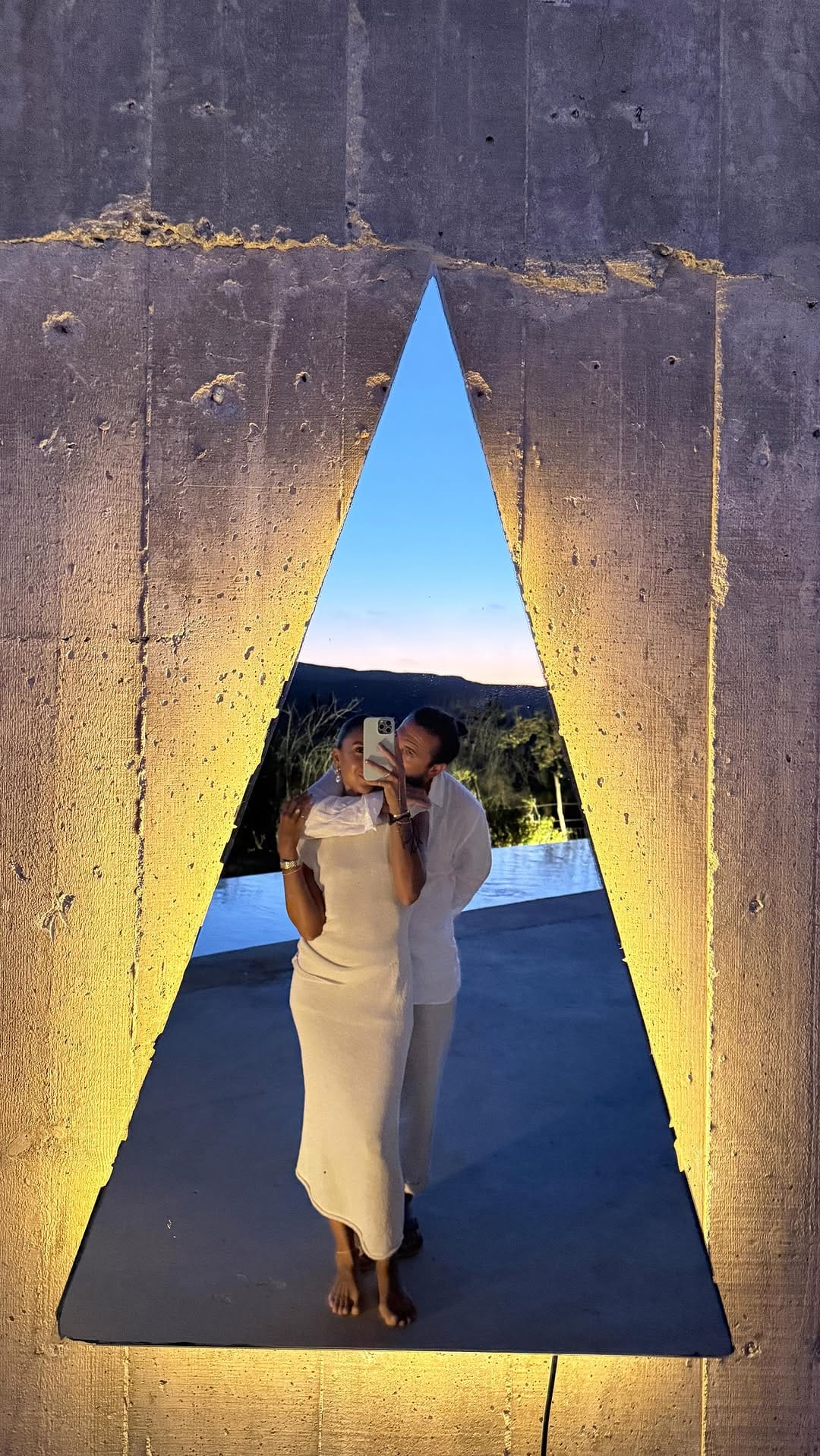 Post 4 by T E E N A on Instagram (video)