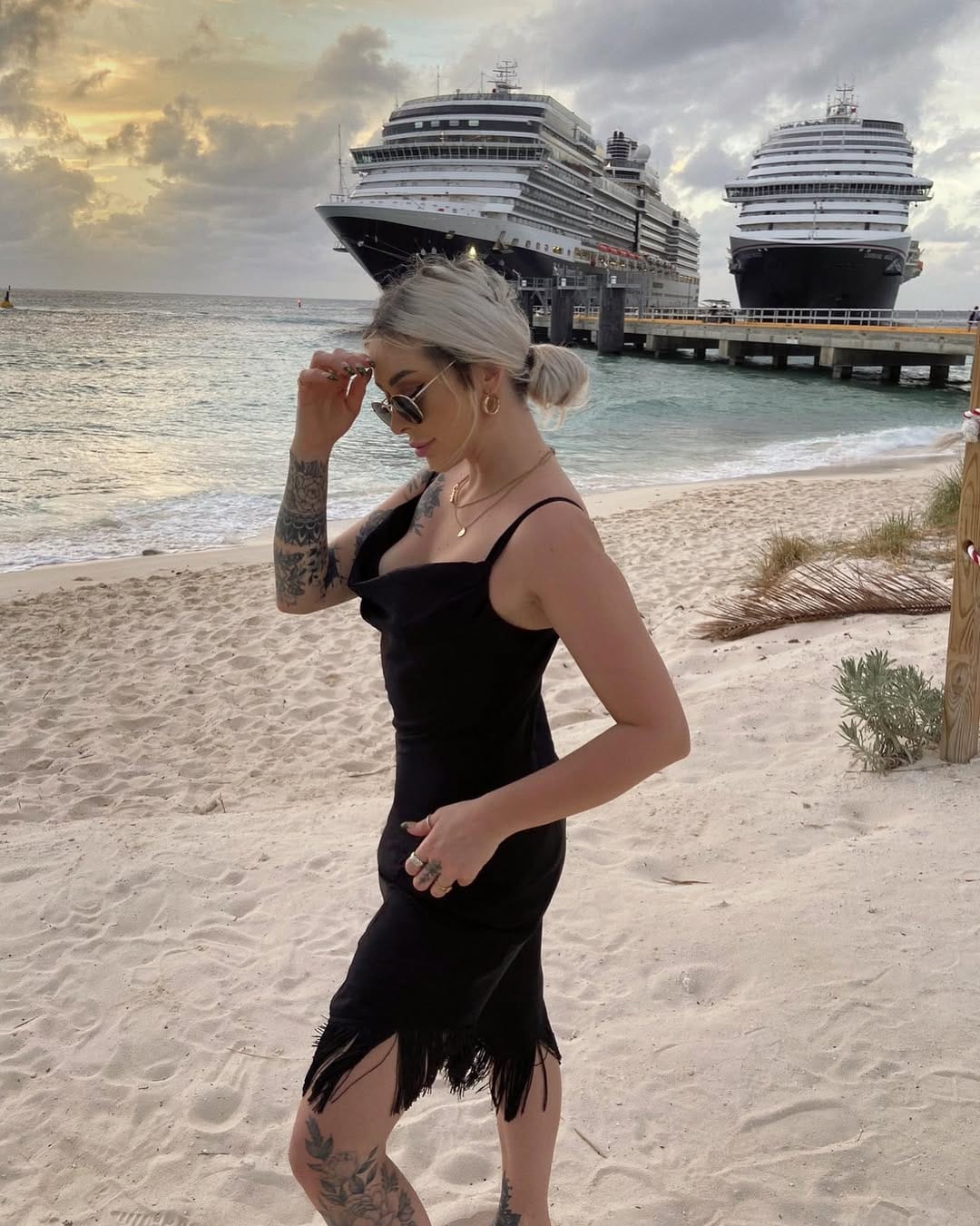 Post 7 by 𝖊𝖑𝖎𝖟𝖆𝖇𝖊𝖙𝖍 on Instagram (carousel)