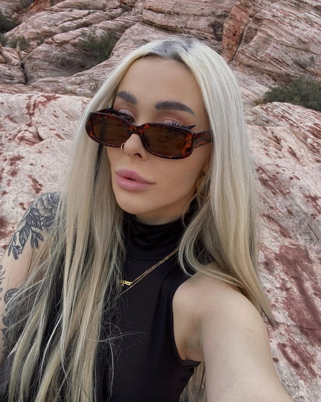 Post 10 by 𝖊𝖑𝖎𝖟𝖆𝖇𝖊𝖙𝖍 on Instagram (carousel)