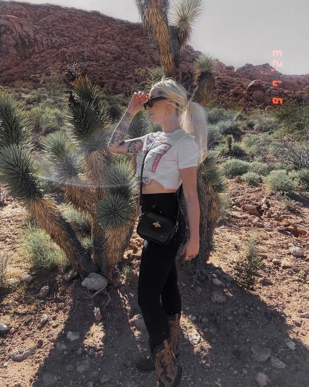 Post 9 by 𝖊𝖑𝖎𝖟𝖆𝖇𝖊𝖙𝖍 on Instagram (carousel)