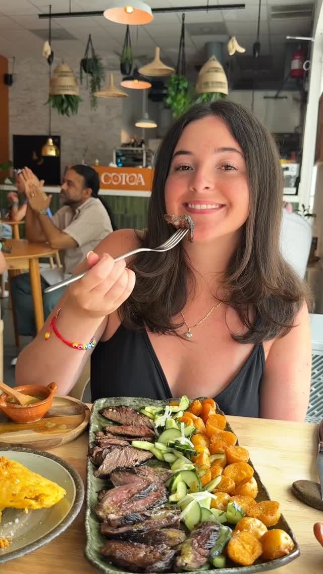 Post 7 by Leslie Diaz on Instagram (video)
