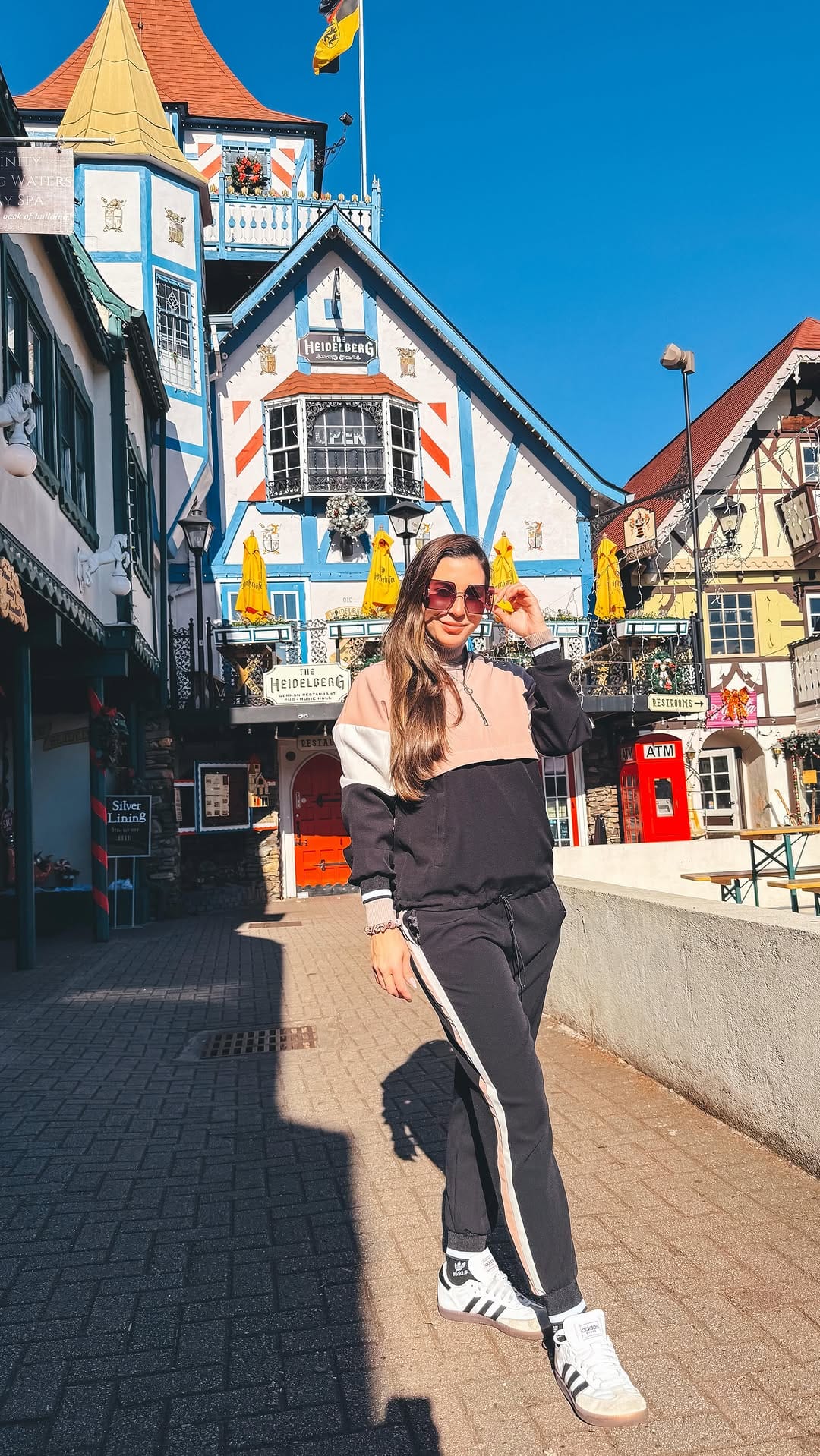 Post 1 by Alexandra Olavarria - Travel & Lifestyle / Miami on Instagram (video)