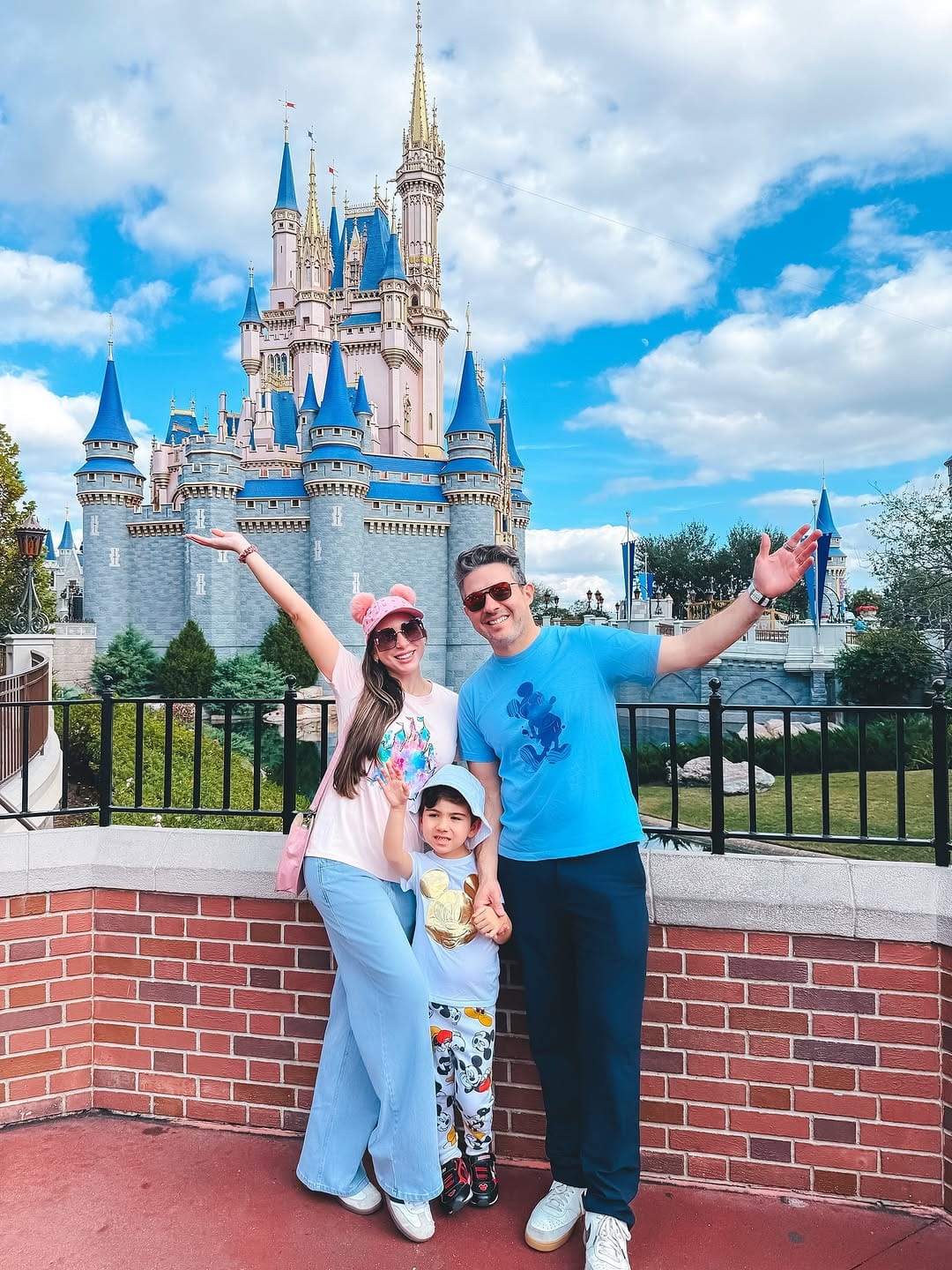 Post 7 by Alexandra Olavarria - Travel & Lifestyle / Miami on Instagram (carousel)