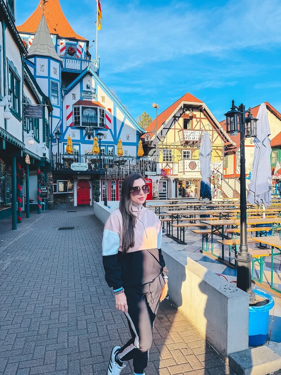 Post 3 by Alexandra Olavarria - Travel & Lifestyle / Miami on Instagram (carousel)