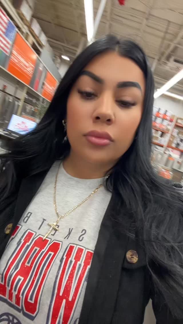 Post 5 by Vanessa Nguyen on Instagram (video)