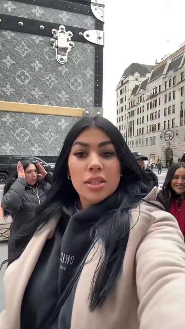 Post 1 by Vanessa Nguyen on Instagram (video)