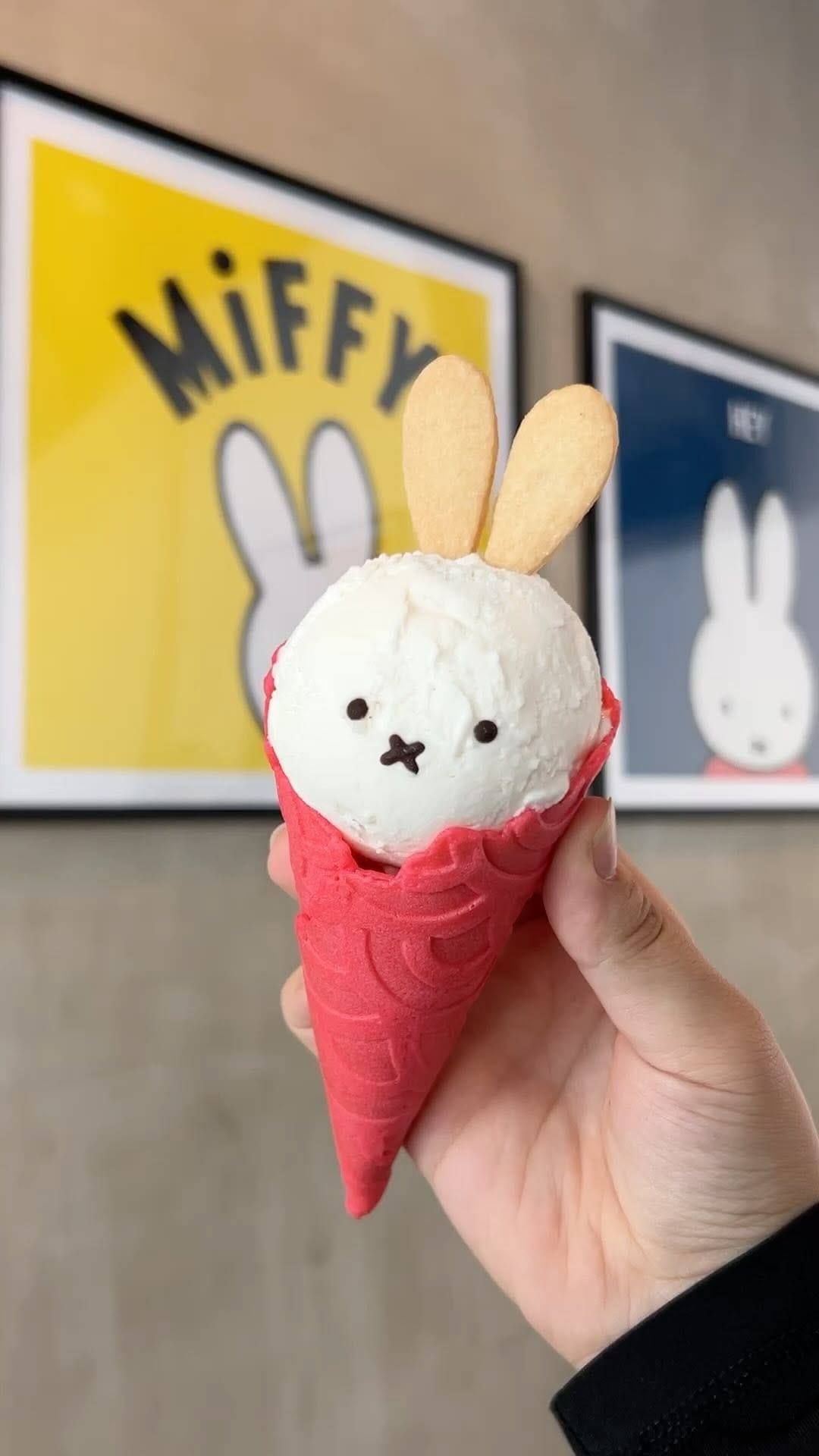 Post 9 by Fab Food Chicago on Instagram (video)