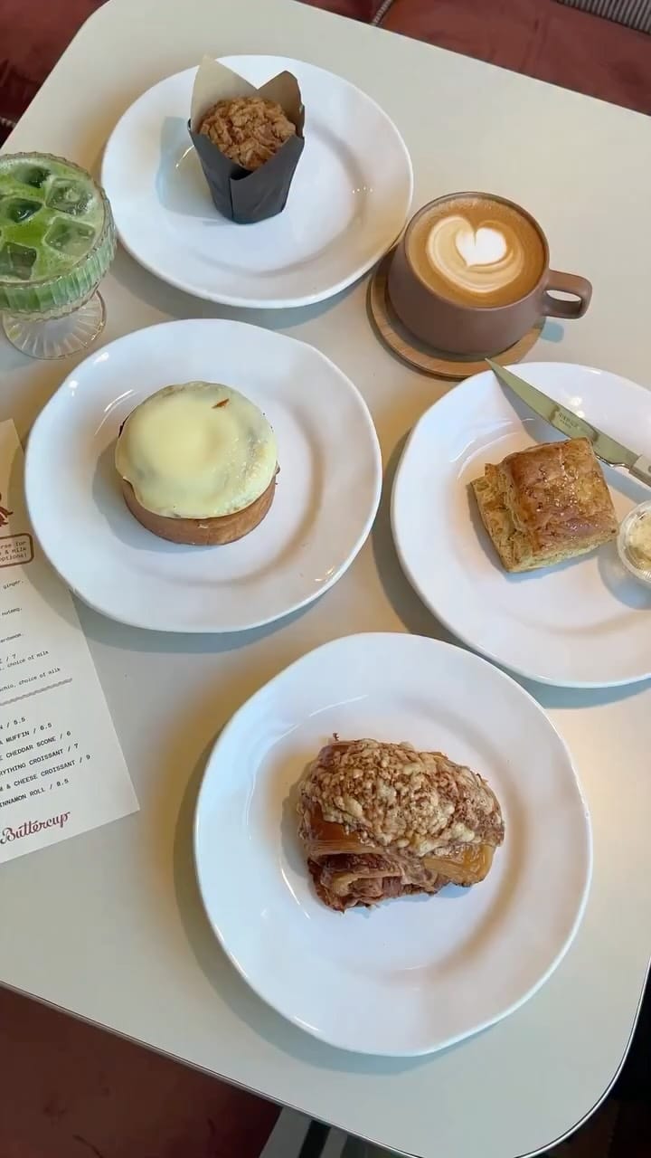 Post 5 by Fab Food Chicago on Instagram (video)