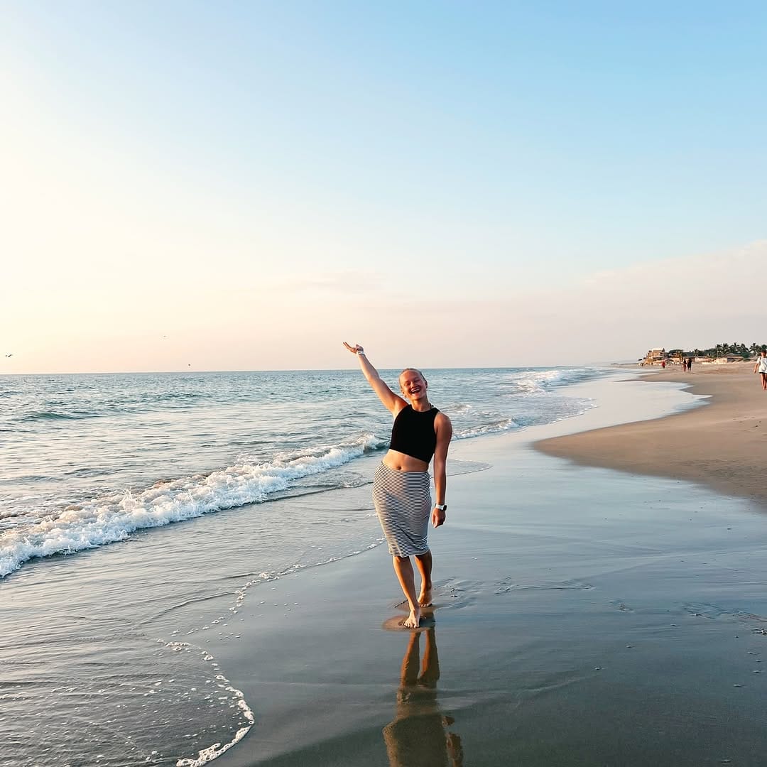 Post 2 by MELISA OZERSKA | Deaf world traveller on Instagram (carousel)