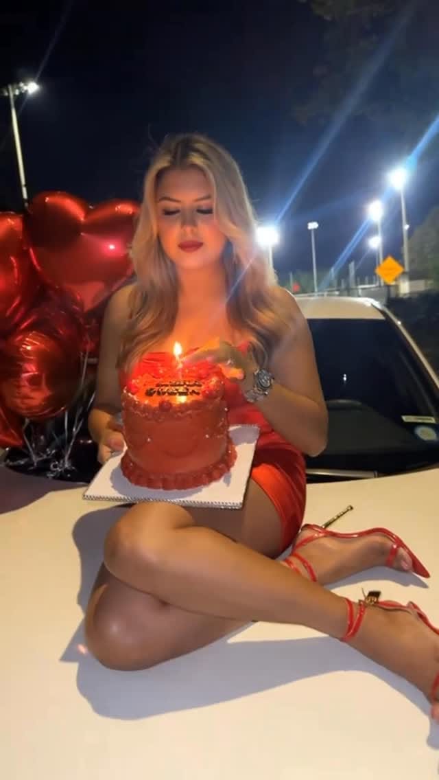 Post 6 by Barbie 💋 on Instagram (video)