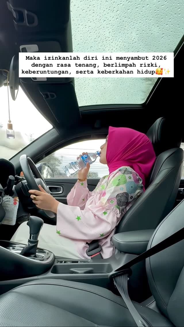 Post 6 by Wirriamae Azzahra on Instagram (video)
