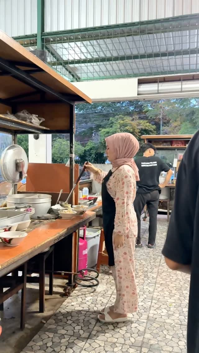 Post 7 by Wirriamae Azzahra on Instagram (video)