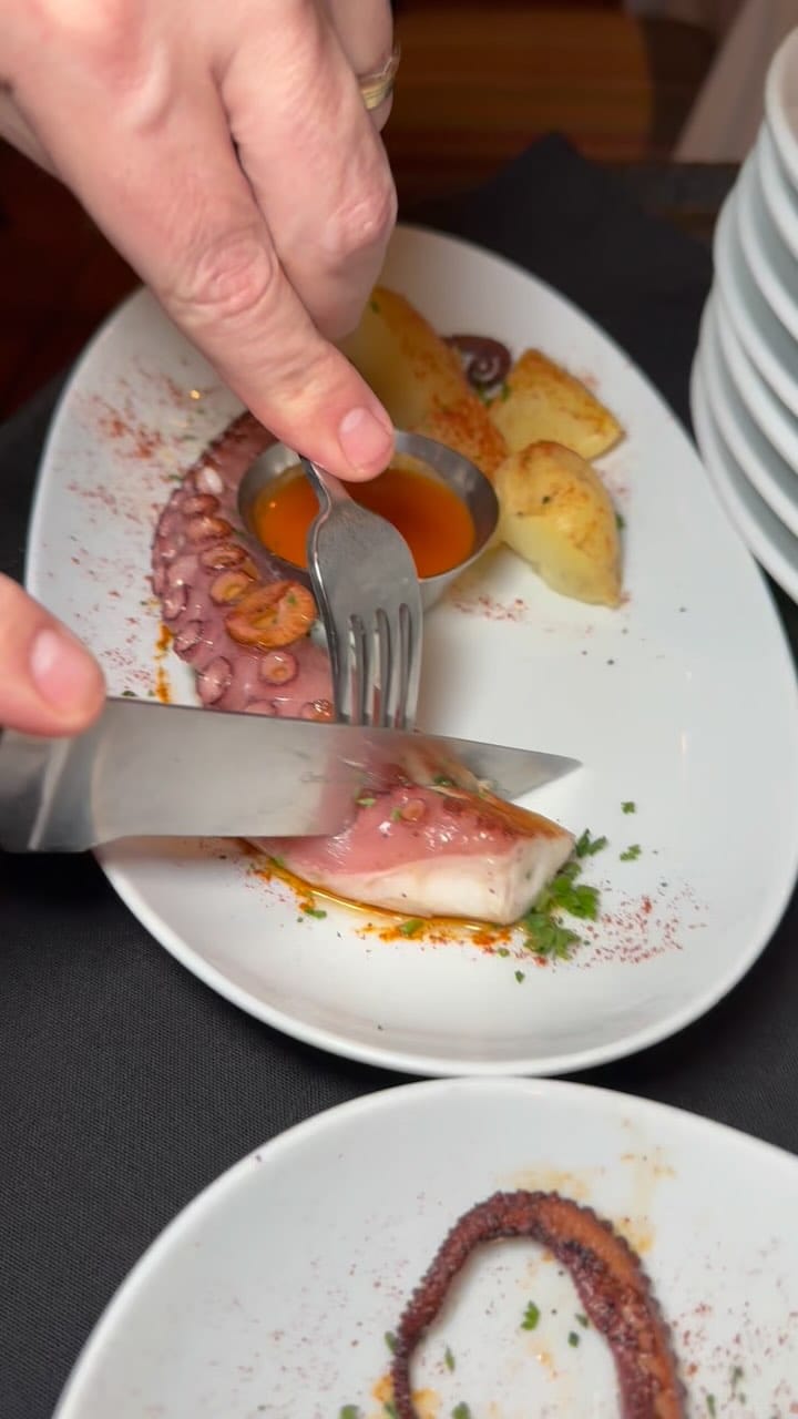 Post 9 by Instafoodys on Instagram (video)